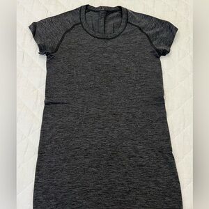 lululemon athletica Gray Short Sleeve Tee